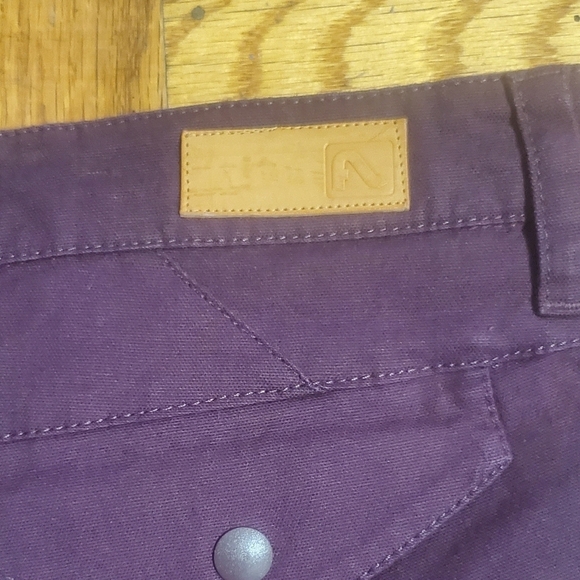 Flylow Apparel Womens Comfortable Durable Shorts Dark Purple Maroon Size S - Picture 3 of 5